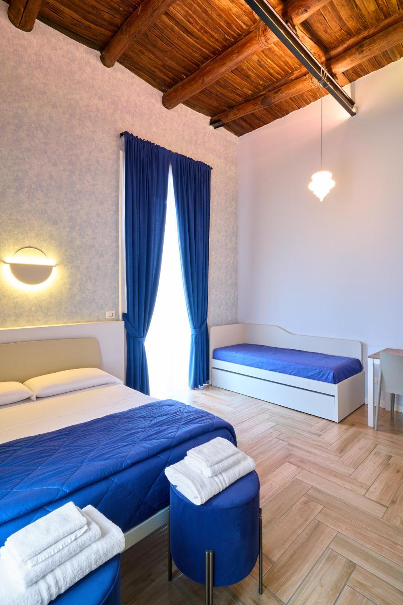 Vierbettzimmer mit Balkon